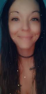 What hair styles and colors would suit a 37-year-old mom of four with long  hair?