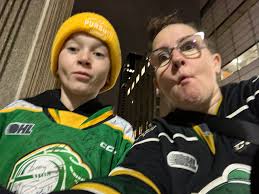 Mrs. Gorley (@sneezyroo)