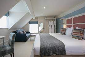 The Farmhouse Derby Laterooms Com