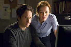 Mulder and Scully in The X-Files I Want to Believe Vrach Frankenshteyn