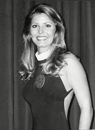 They met, fell in love, and wed when they were just 16 years of age. A Rare And Poignant Insight Into Tom Jones And Linda S Marriage Daily Mail Online