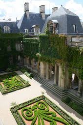 Ines De La Fressange S Paris Address Book Musee Carnavalet Paris Ville Musee