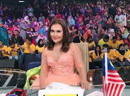 Tidak puas hati dengan kualiti persembahan yang ditunjukkan penyanyi muda itu, mas idayu yang menginjak usia 48 tahun mengakui amat kesal dan kecewa dengan. Mas Ada Nampak Mummy Happy Idayu Kini Bersuara Dengan Nafsu