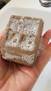 Shampoing Solide Recette Parfaite Pour Debuter Et Les Moineaux En 2020 Shampoing Fait Maison Recette Gommage Au Sucre Recette Shampoing Solide