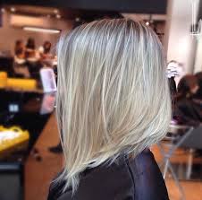 Yup, the haircut that took over the beauty world/all your feeds/every red carpet back in, like, 2017 is still having a real moment—and dare i say a resurgence? Die Modernen Bob Frisuren Mit A Linie Hinten Kurz Vorne Lang Bob Frisur Bob Frisur Hinten Kurz Vorne Lang Bob Frisur Glatt