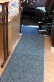 Wohnmobil teppich einfach mit der schere zuschneidbar dämpft die akustik im fahrzeuginneren schneller und zuverlässiger versand. Antirutsch Laufer 250x45cm Bei Camping Wagner Campingzubehor