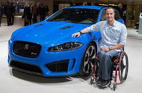 Marcel eric hug is a paralympian athlete from switzerland competing in category t54 wheelchair racing events. Mehrfacher Weltrekordhalter Marcel Hug Unterwegs Mit Jaguar Bild Presseportal