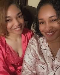 Kimberly Michell's Instagram, Twitter & Facebook