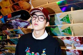 As super junior marks the completion of all its members' military services on may 7, it is time for its hoobae group exo to start the send off of its members to the army. Exo S Xiumin To Enlist In Military In May Abs Cbn News