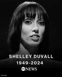 Dara Gamble's Instagram, Twitter & Facebook