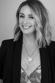 Jeanette Costello's Instagram, Twitter & Facebook