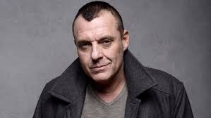 Tom Sizemore (Saving Private Ryan), tekrar eden bir rolle Shooter (USA  Network) kadrosuna dahil oldu.