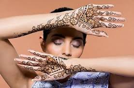 Black henna can make delicate skin erupt into blistering redness that sometimes leads to permanent scarring. Rashes Due To Henna Tattoos Beauty And Personal Grooming