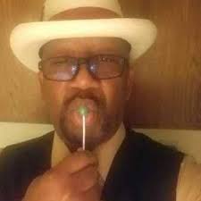 Ella ha estado en y alrededor del mundo de los medios deportivos durante  mucho tiempo; ¡me alegro de que tenga esta oportunidad!