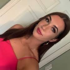 Abbie Saunders's Instagram, Twitter & Facebook