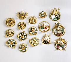 16 Agraffen Essen Domschatz