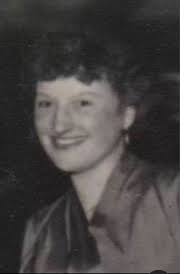 My mum Lillian Quinn born 1939 23 Alderson Street, my Grandad Andy Quinn  originally from Newtonards, Northern Ireland born Christmas Day 1916, moved  to Salford for work I believe, he was lodging