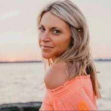 Courtney Lamothe's Instagram, Twitter & Facebook