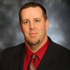 Robyn Hamlin's Instagram, Twitter & Facebook