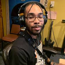 Happy Birthday shoutout to my oldest @baby_takeabow 🎉🎉🎉 Always great to  see you smile. Love you man! 🙌🏾🙌🏾🙌🏾🎉🎉🎉👑👑👑