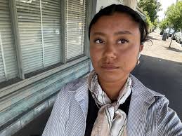 Hi. Does anybody have old newspapers they can spare? Not easy to find these  days😁