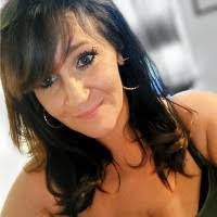 Lizzie Gamble's Instagram, Twitter & Facebook