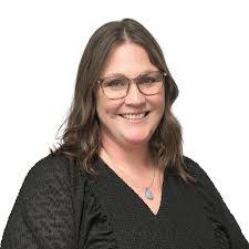 Alissa Clouse's Instagram, Twitter & Facebook