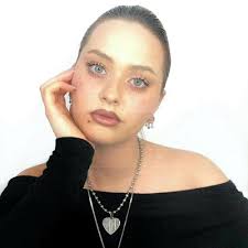 Helen M Brows, Sonoma, CA 95476, US