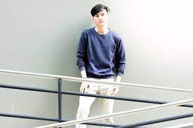 Silakan gunakan metline dan ukur panjang lengan bagian atas hingga ujung lengan bawah. 9 Trik Fashion Untuk Pria Kurus Agar Stylish Dan Percaya Diri Updated 2020 Bukareview