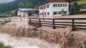 Schwere unwetter hat es am donnerstagabend und in den nachtstunden in österreich gegeben. Starkregen Hochwasser Trifft Bayern Sachsen Und Osterreich