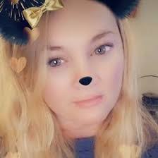 Lora Cartwright's Instagram, Twitter & Facebook