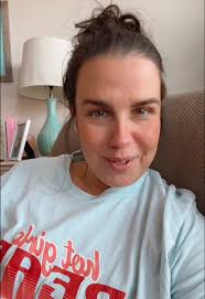 Stylish OOTD Ideas with Pink Glasses