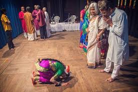 Here S Zui Bowing Down To Her Parents Before Her Arangetram Performance Bowing Down In Many Traditions Is For S Indian Classical Dance Indian Dance Arangetram