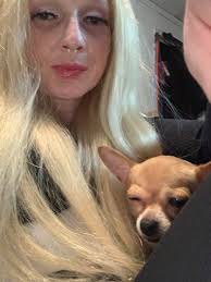 Barbara the Applehead chihuahua 😭