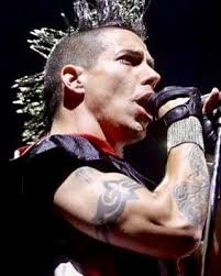 just a vibe check🔥💁🏻‍♀️ . . . #redhotchilipeppers #rhcp #chilipeppers  #anthonykiedisisthebest #anthonykiedisisperfect #anthonykiedisfans  #tonyflow #anthonykiedisisrealhot #anthonykiedis #redhotchilipeppersfan  #anthonykiedisishot #anthonytheswan ...