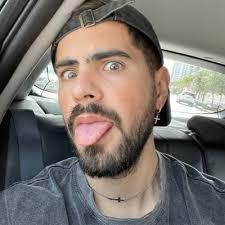 Nicole Padron's Instagram, Twitter & Facebook