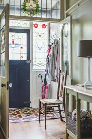 That is when the victorian mansion began when the us improved its economic and social level and the construction of houses had a great boom. 16 Warm Welcoming Victorian Entry Hall Interiors You Must See