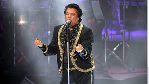 Juan ( tɕɥɛ̀n ) the chinese character 卷 , which in mandarin is almost homophonic with the characters for the female name, is a division of a traditional chinese manuscript or book and can be translated as 'fascicle', 'scroll. Mexican Superstar Juan Gabriel Dies At Age 66