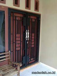 Salah satunya adalah model teralis jendela minimalis, yang cocok untuk rumah model minimalis. Harga Teralis Pintu Sleman Murah Berkualitas Madaniah