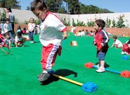 Por ello, hemos elaborado una lista con distintos juegos según la edad de los niños. Ejercicios Para Mejorar La Psicomotricidad Gruesa En Ninos