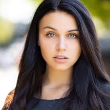 Phoebe Saunders's Instagram, Twitter & Facebook