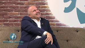 There are 10+ professionals named emanuel ungureanu, who use linkedin to exchange information, ideas, and opportunities. Emanuel Ungureanu La Cafeneaua NaÈ›iei Youtube