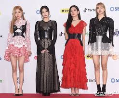 Stars Shine On Red Carpet At 2018 Sbs Gayo Daejeon Soompi Blackpink Fashion Kpop Outfits Black Pink