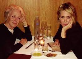 Ann was a hit on broadway and around. Holland Taylor Reveals She S Dating Younger Woman Rumored To Be Sarah Paulson Uinterview