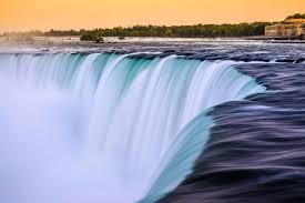 La plupart des trajets se font dans des bus confortables et. Niagara Falls The Canadian Encyclopedia