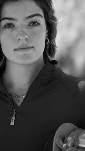 Annabelle Wray's Instagram, Twitter & Facebook