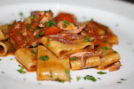 Add the vinegar and simmer. Ricetta Calamarata Napoletana Un Primo Piatto Favoloso