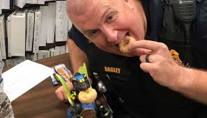 Photos: Cop documents epic journey to recover girl's stolen toys