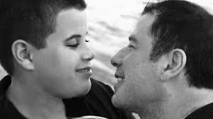 John Travolta habría intentado resucitar a su hijo mediante la Cienciología 