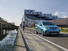 2020 Renault Zoe Ev Has Sharper Looks More Range And Two Motor Options Top Speed Renault Zoe Electric Sports Car Opel Corsa